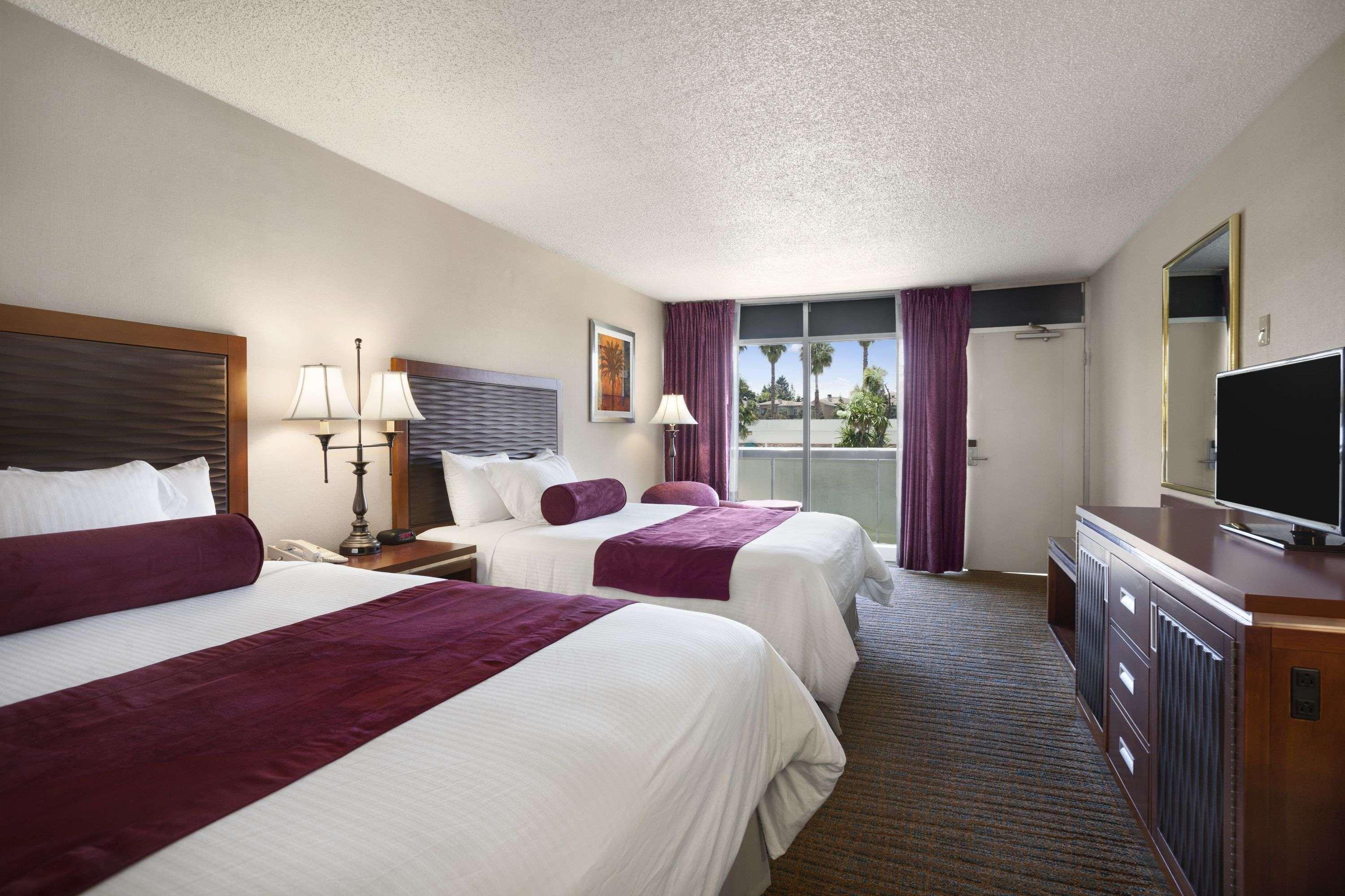 รามาดา บาย วินด์แฮม ซันนีเวล ซิลิคอนแวลเลย์ Motel ภายนอก รูปภาพ